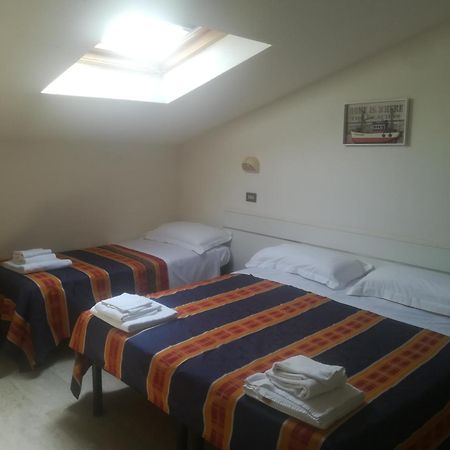 Hotel Derna Viareggio Eksteriør billede
