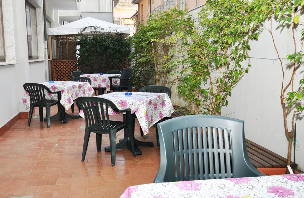Hotel Derna Viareggio Eksteriør billede
