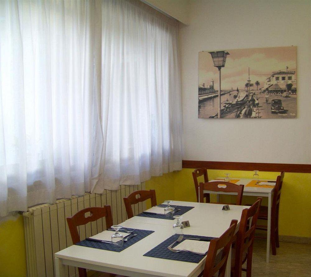 Hotel Derna Viareggio Eksteriør billede