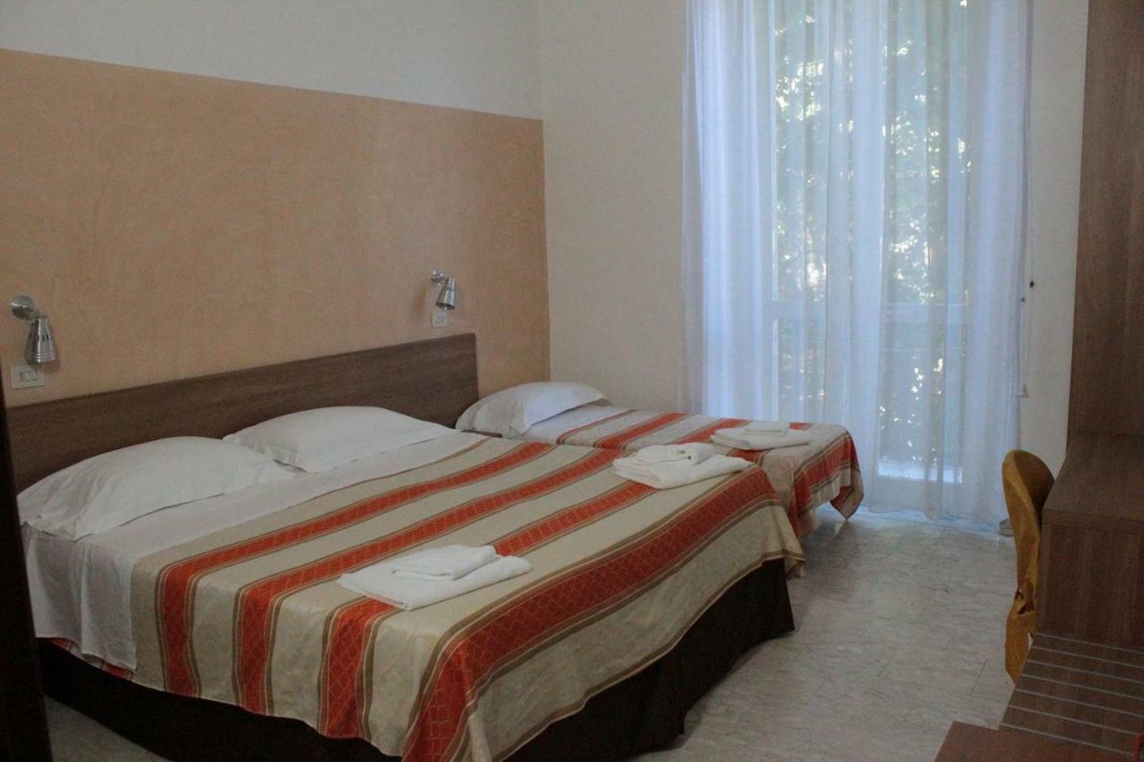 Hotel Derna Viareggio Eksteriør billede