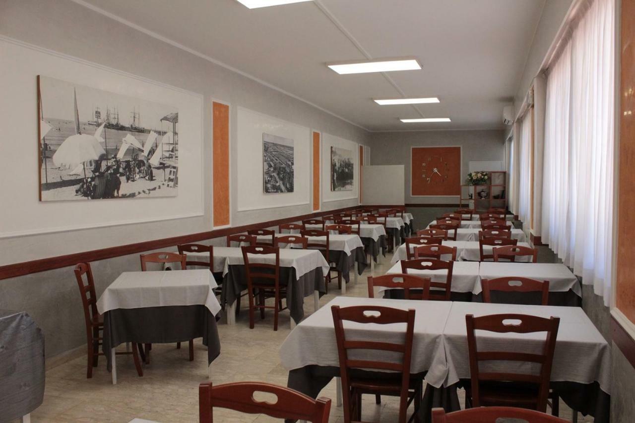 Hotel Derna Viareggio Eksteriør billede