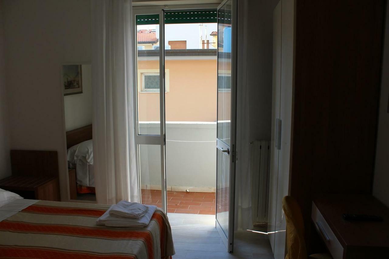 Hotel Derna Viareggio Eksteriør billede