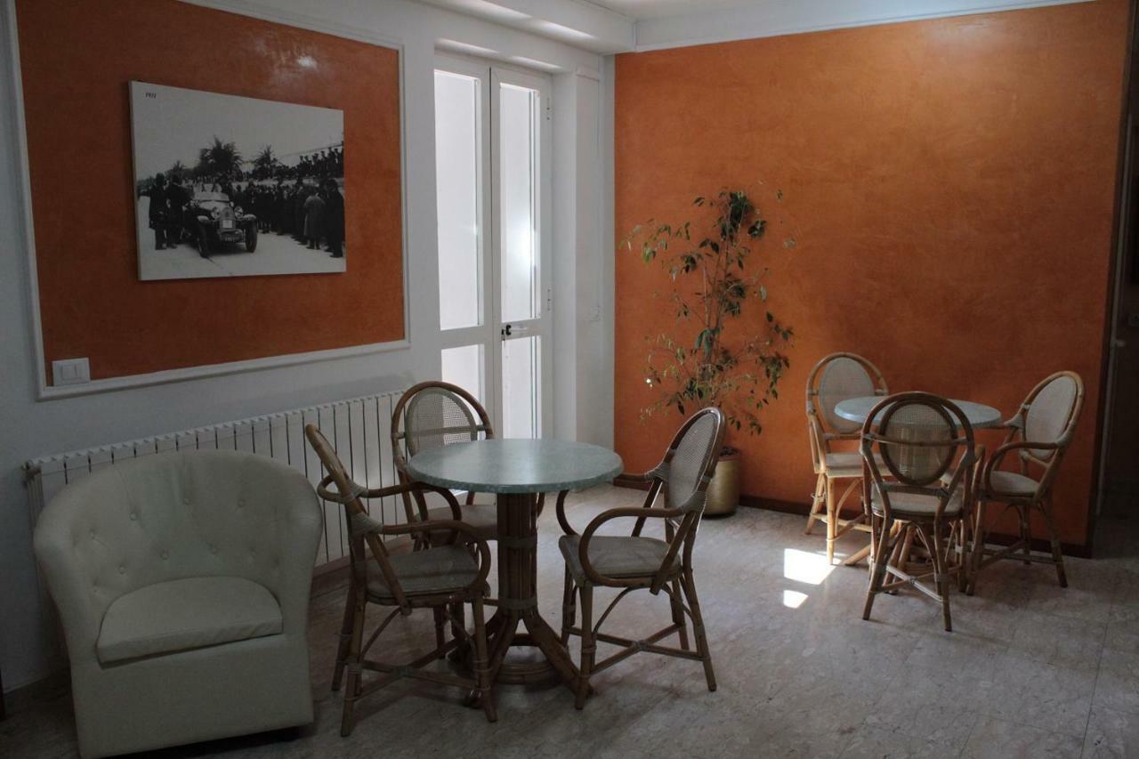 Hotel Derna Viareggio Eksteriør billede