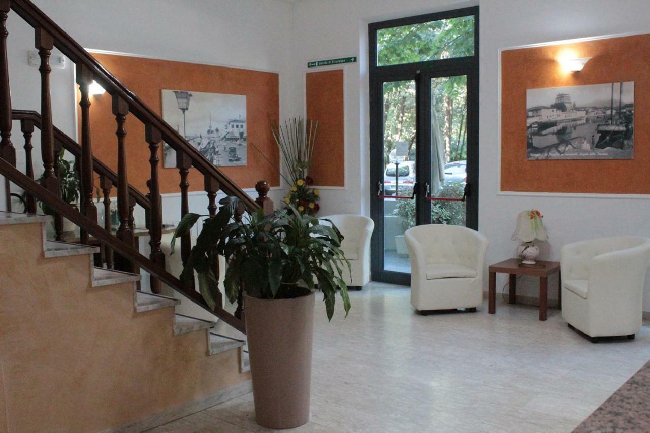 Hotel Derna Viareggio Eksteriør billede
