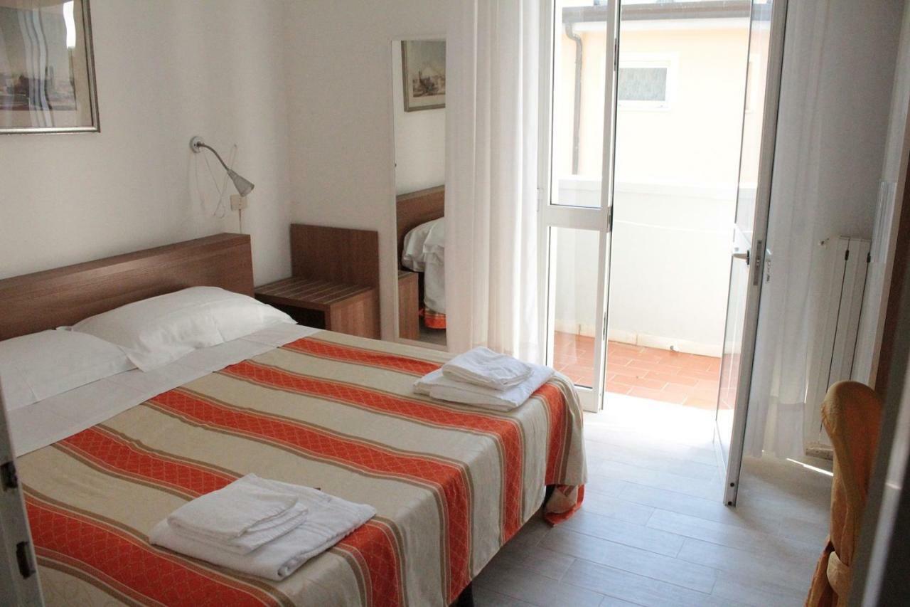 Hotel Derna Viareggio Eksteriør billede