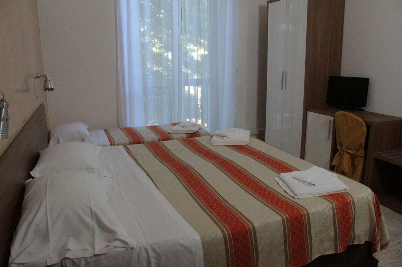 Hotel Derna Viareggio Eksteriør billede